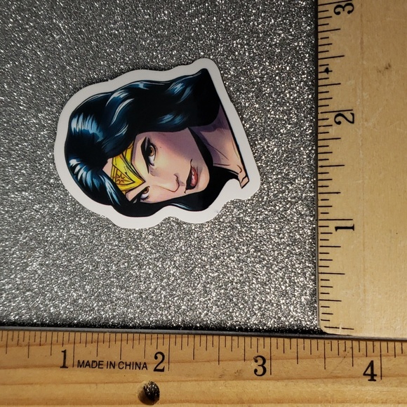 10/$10 DC COMICS Waterproof Sticker Wonder Woman - Picture 2 of 7